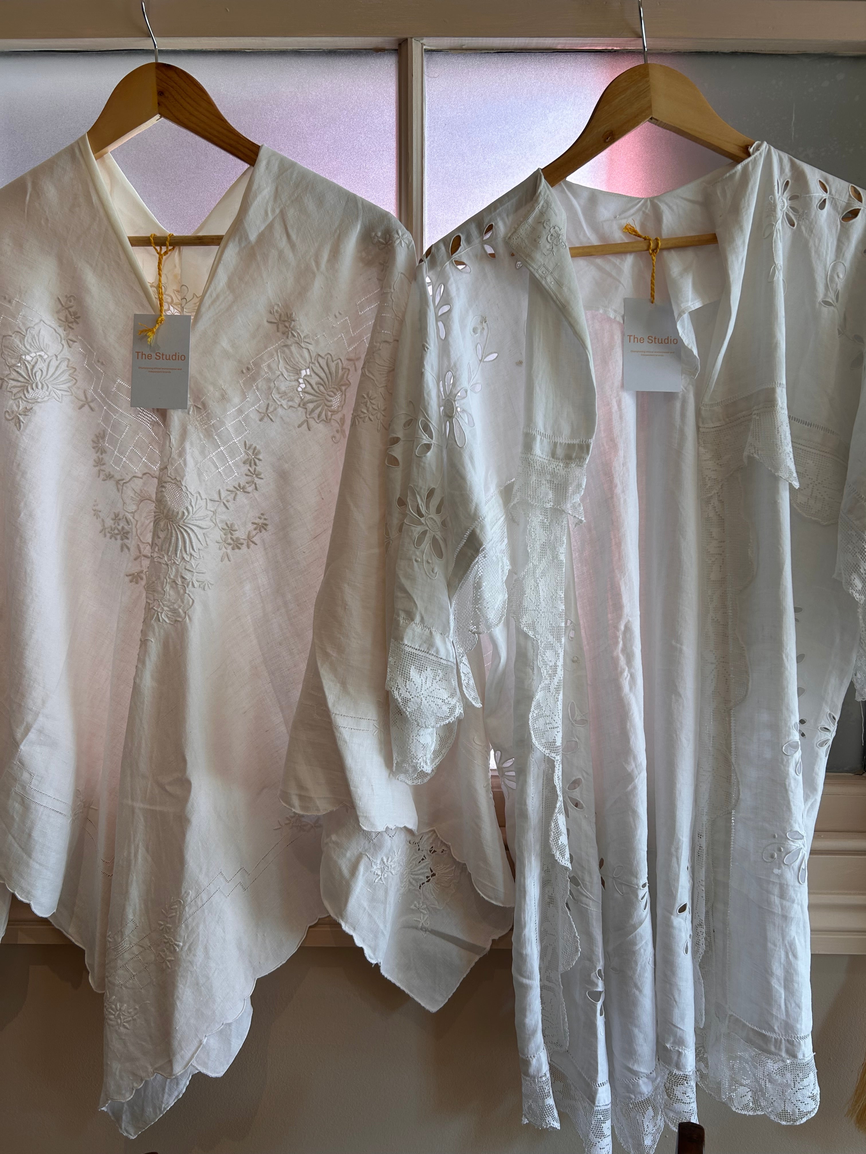 Studio Jos Lin Lace Poncho / Light Pink