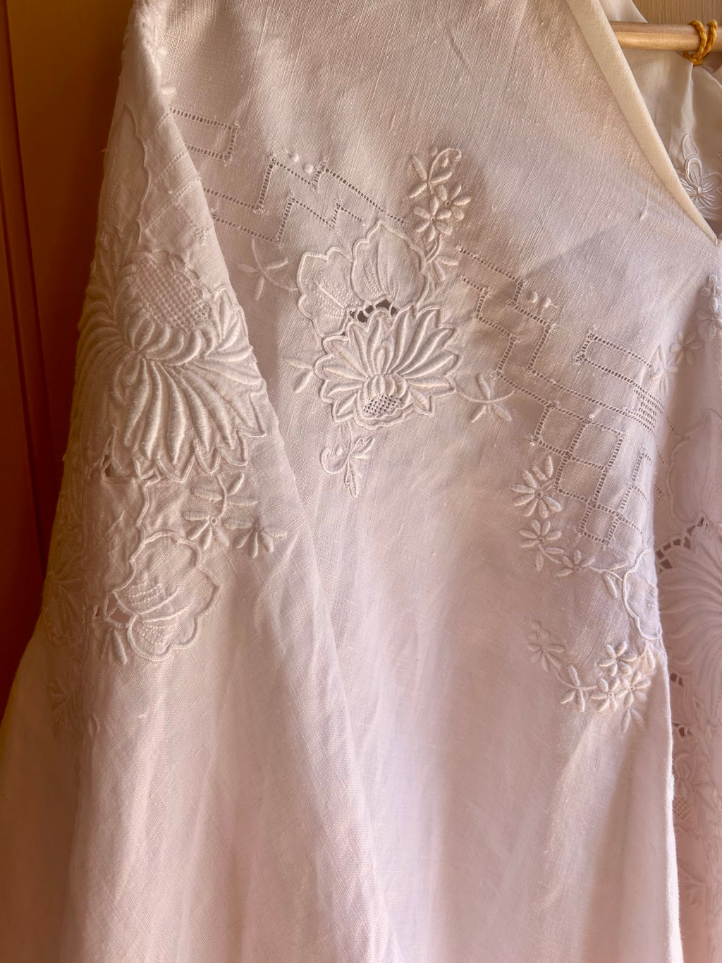 Studio Jos Lin Lace Poncho / Light Pink