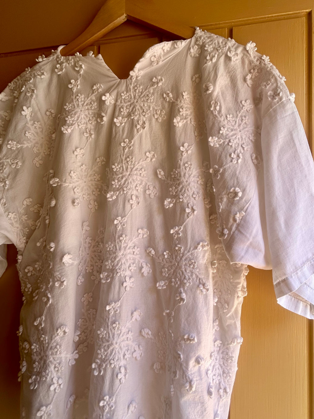 Studio Jos Lin White Bobble Cotton Tee Shirt