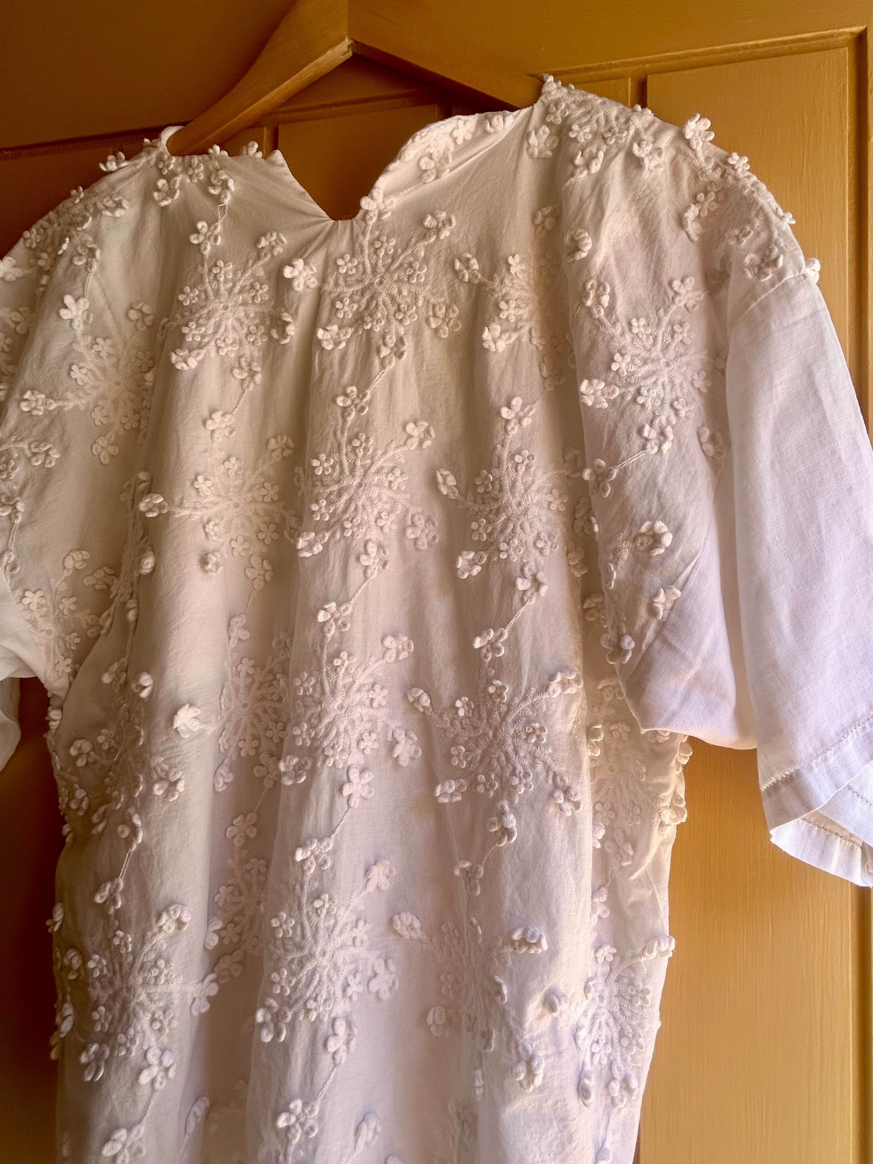 Studio Jos Lin White Bobble Cotton Tee Shirt