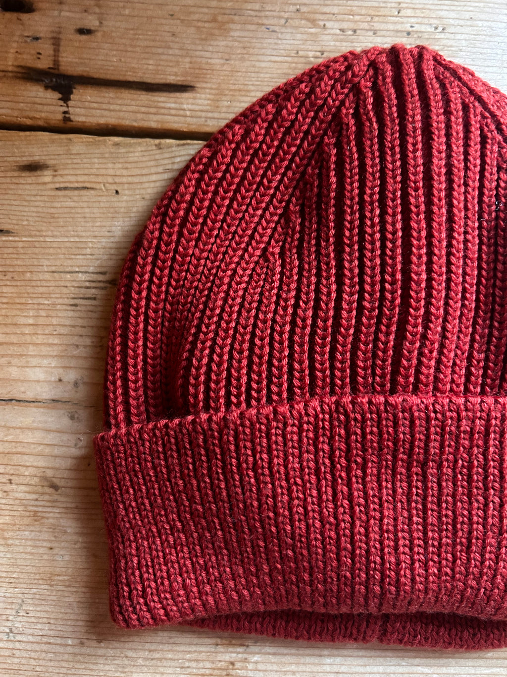 OMHU Tunø Merino Wool Beanie / Red