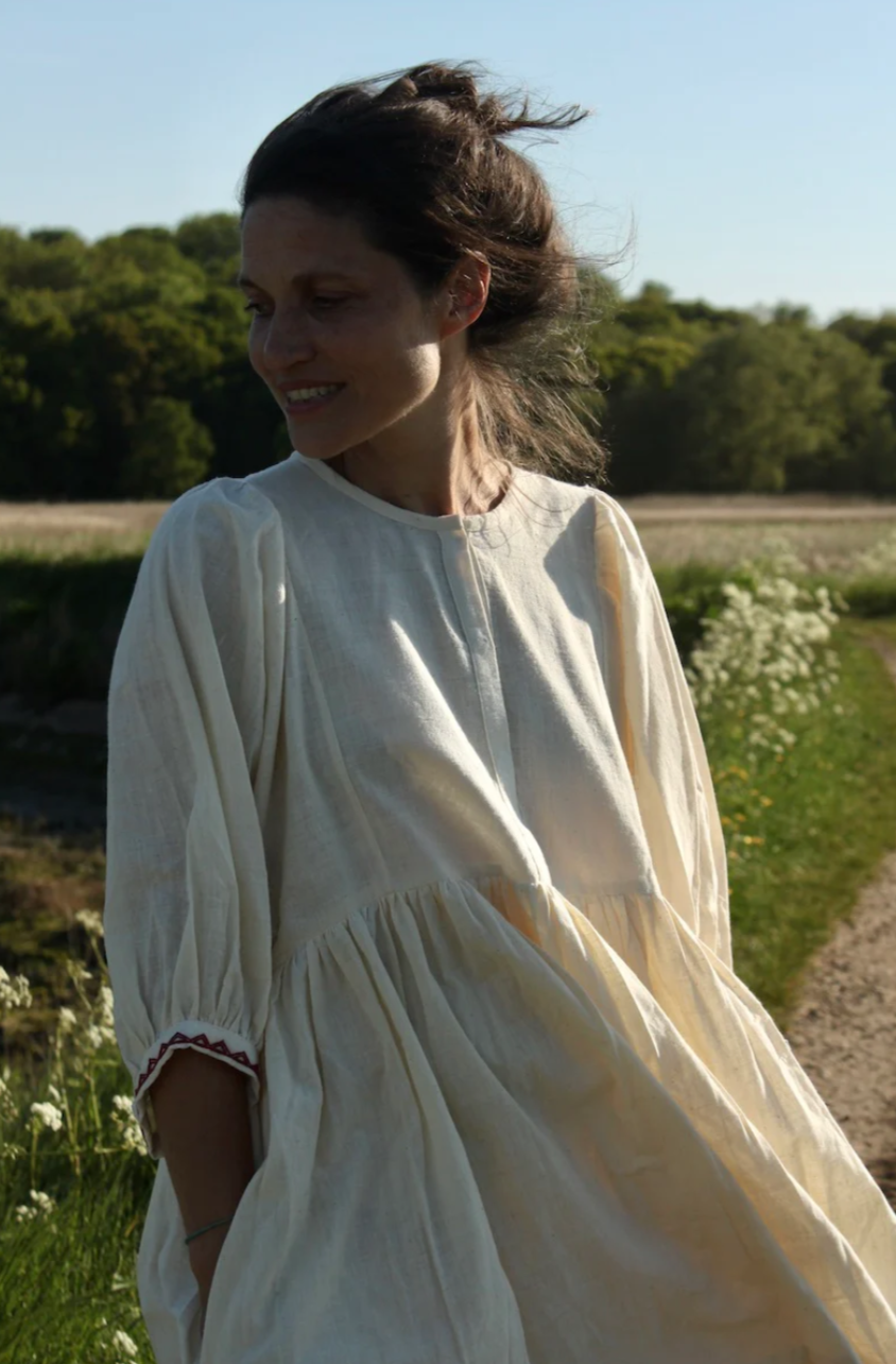 Nona Wear Jennifer Smock Dress / Natural/Red